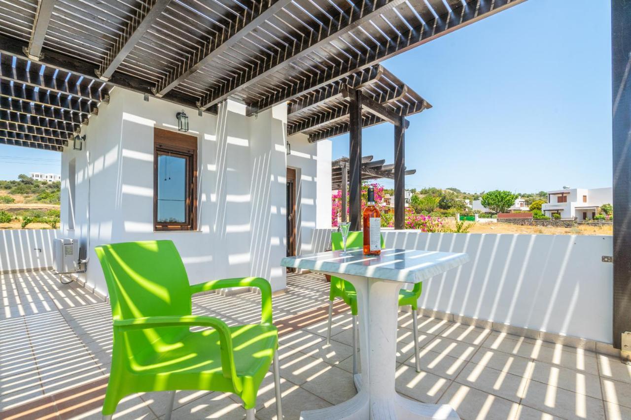 Smaragdi Beachfront