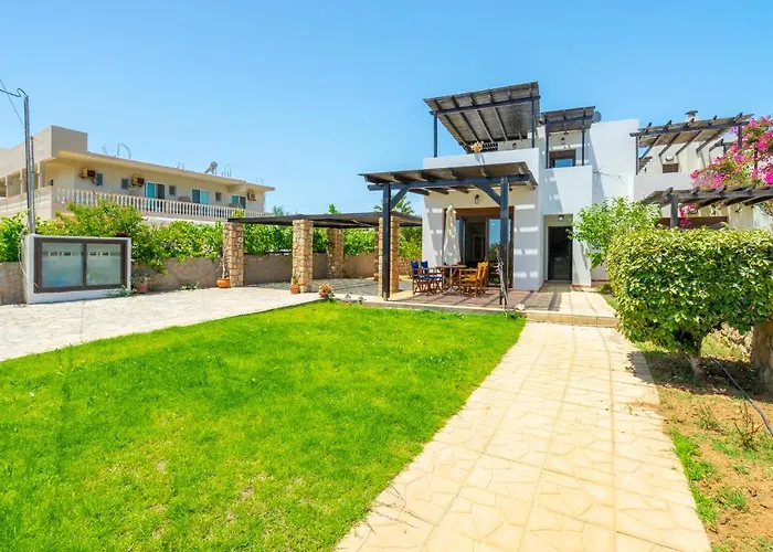 Smaragdi Beachfront Villa