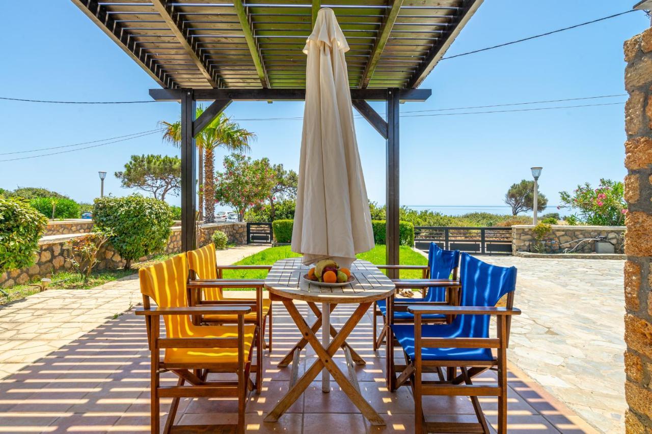 Villa Smaragdi Beachfront